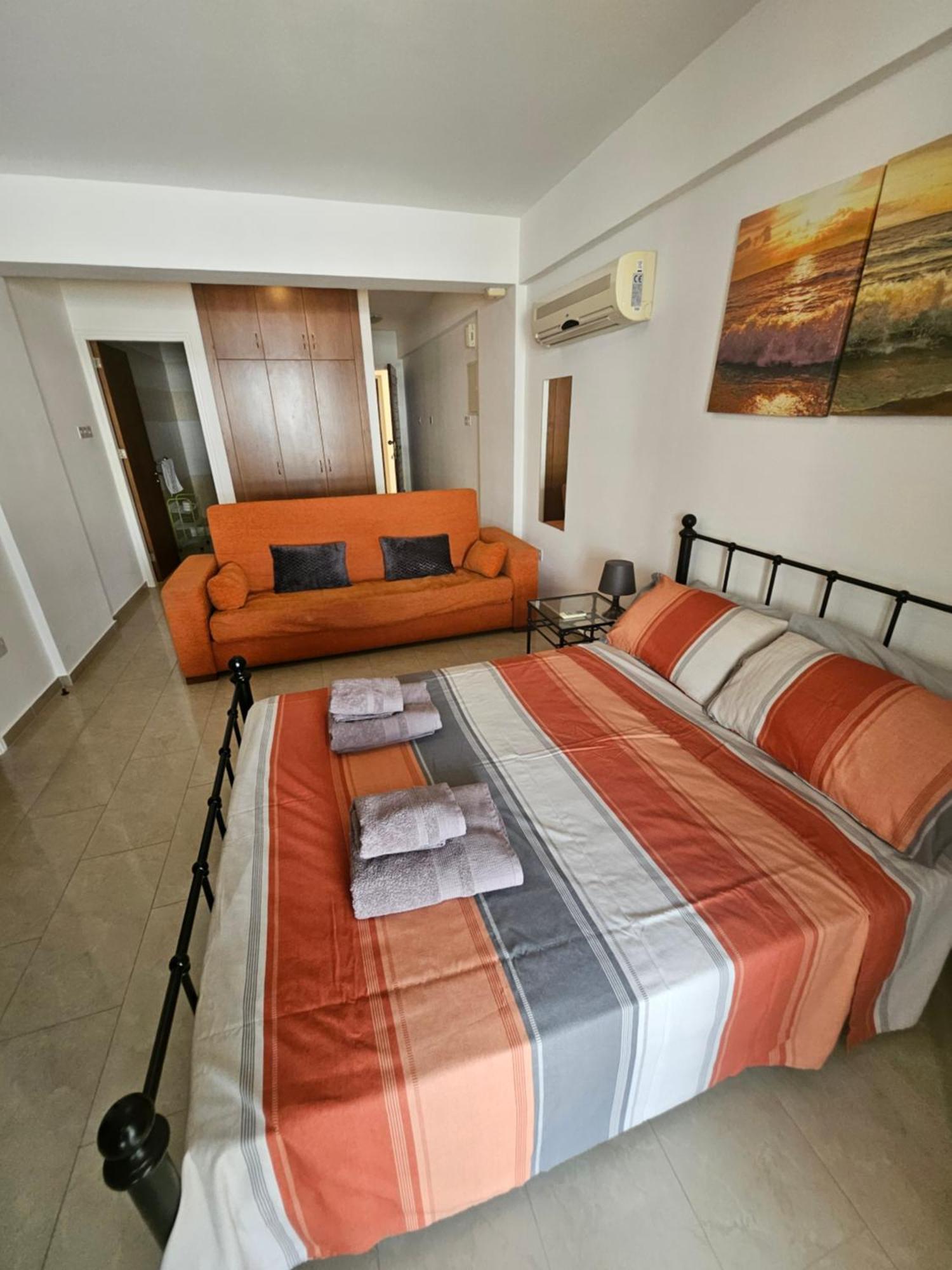 With Shower E5, Full Kitchen, Poolside, Free Wifi * Péjia