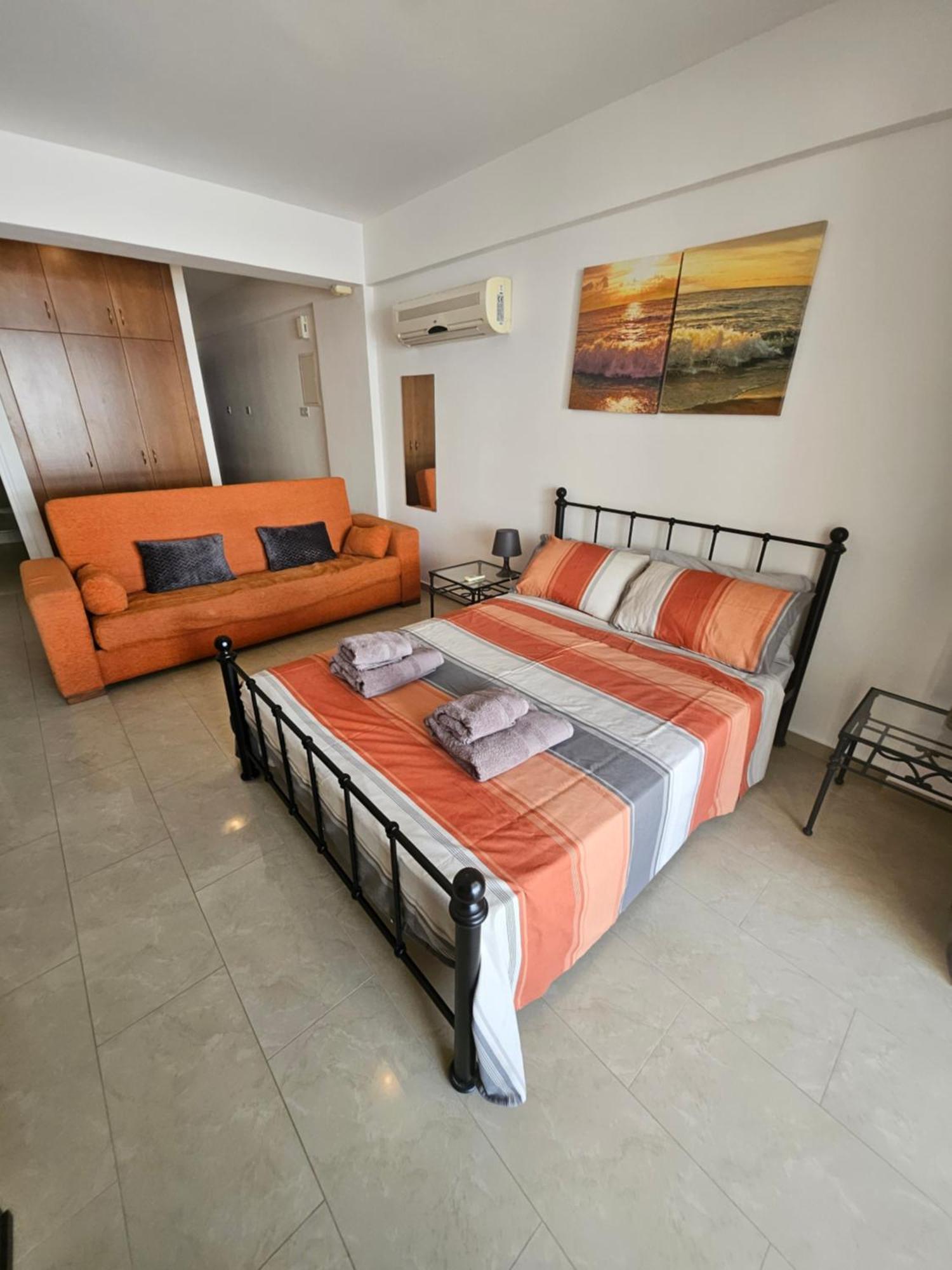 Apartman With Shower E5, Full Kitchen, Poolside, Free Wifi Péjia